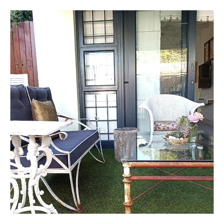 콤메티에 The Retreat B&B 외부 사진